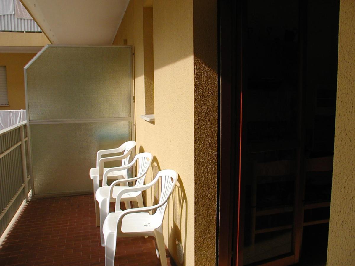Residence Valbella Con Piscina Bibione Exterior foto