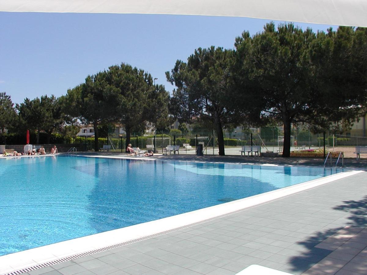 Residence Valbella Con Piscina Bibione Exterior foto