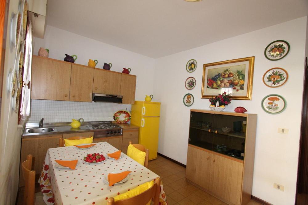 Residence Valbella Con Piscina Bibione Exterior foto